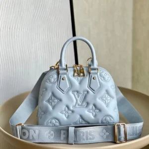 Brand: Louis Vuitton  Material: Cowhide leather  Color: Black  Size: : W24.5XH18XD12(cm)  Shipping size: Medium  Product Name: Louis Vuitton BB ALMA Monogram M59793