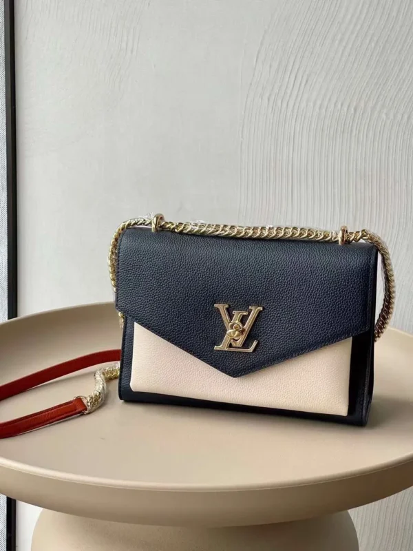 Louis Vuitton MyLockMe BB M55522