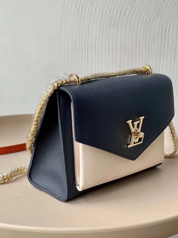 Louis Vuitton MyLockMe BB M55522 - Image 4